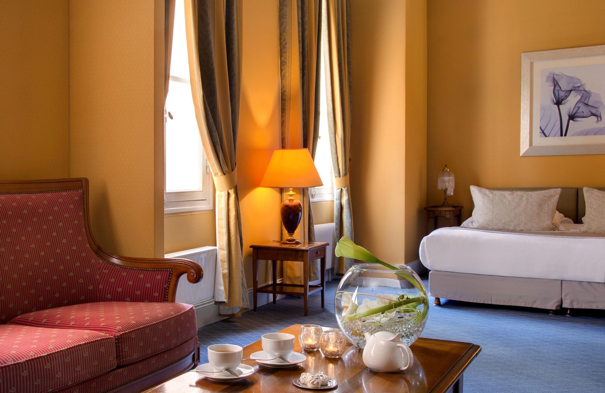 Domaine Et Golf De Vaugouard - La Maison Younan 龙河畔丰特奈 外观 照片